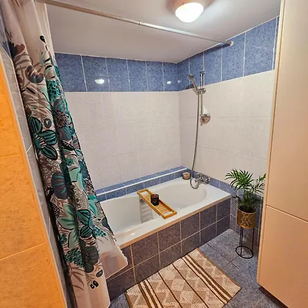 3 Palms Apartment *