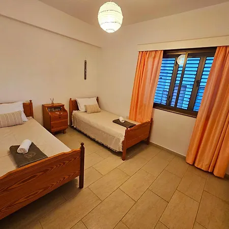 3 Palms Apartment *